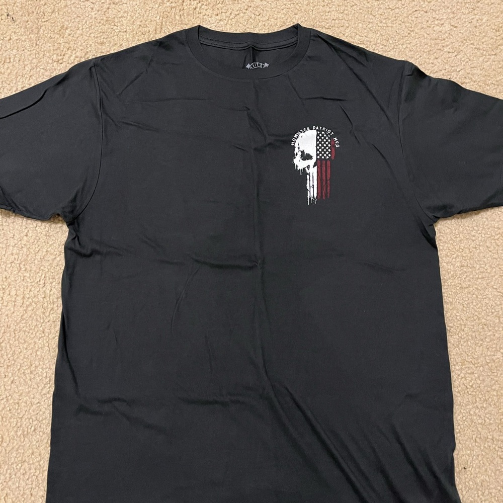 HOWITZER NWOT Graphic T-Shirt with Skull Design